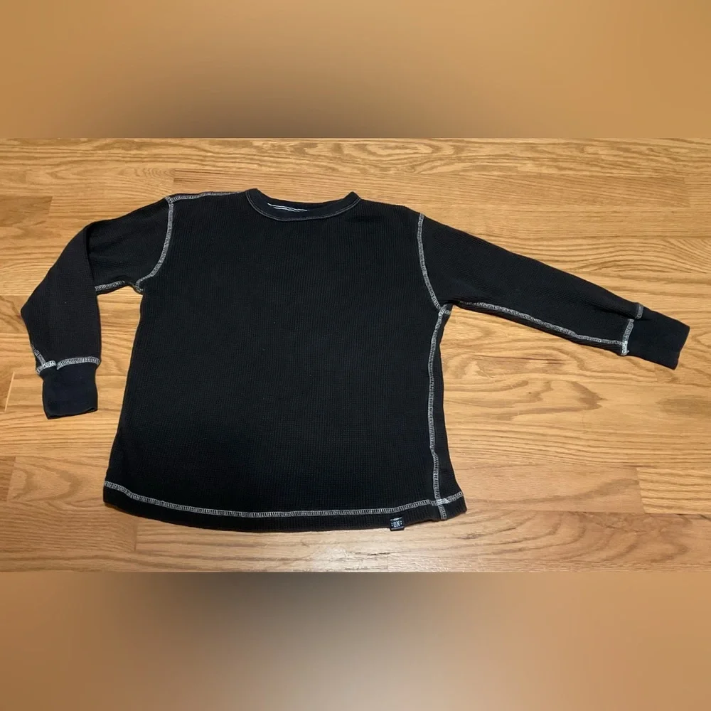 Boy’s (Unisex) Waffle Knit Long Sleeve Old Navy T-Shirt. Black w/White Stitching